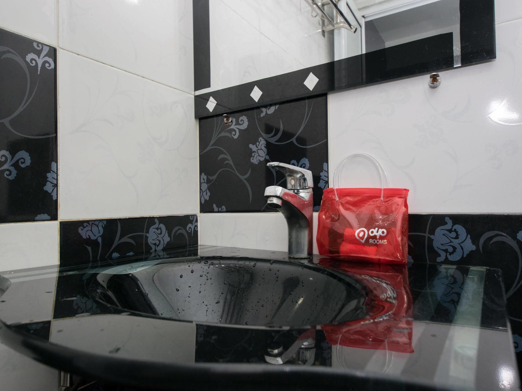 Oyo Rooms Maharajalela Monorail Station กัวลาลัมเปอร์ ภายนอก รูปภาพ